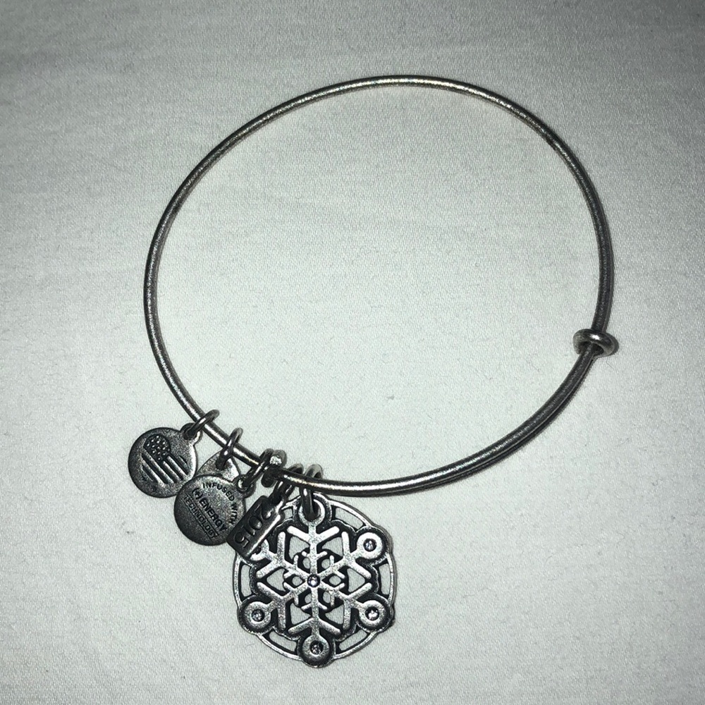 NWOT Alex and Ani Snowflake Bracelet